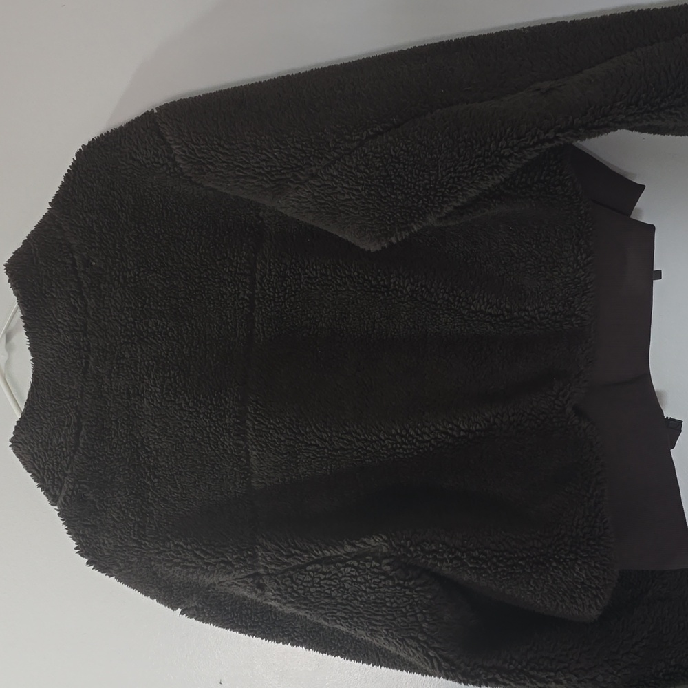 ALO Yoga Foxy Sherpa Teddy Jacket in Dark Brown - Picture 10 of 11